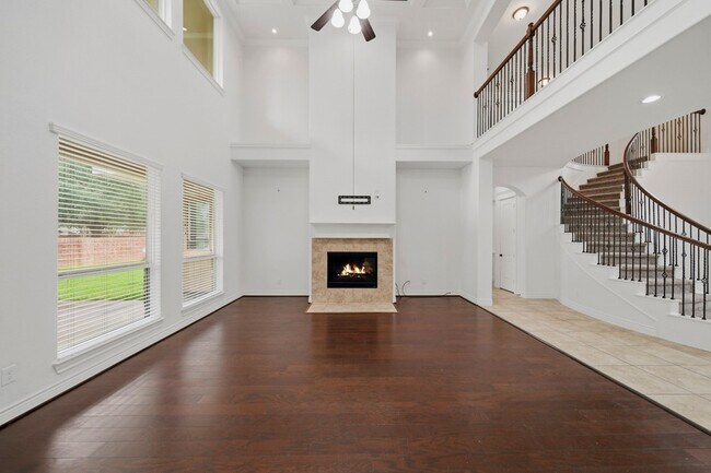 Building Photo - 33 Combwell Garden