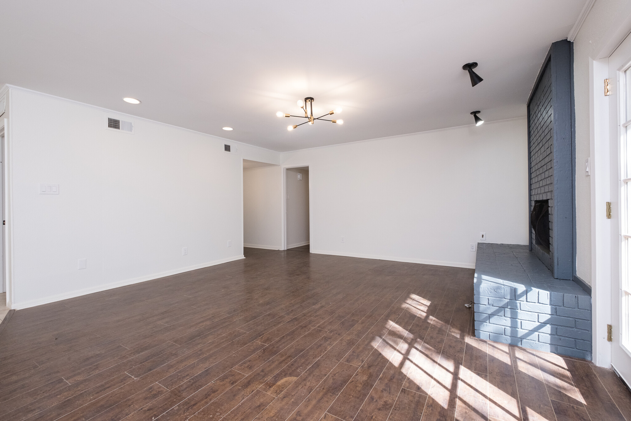 Building Photo - 12 Rio Grande Forest Dr