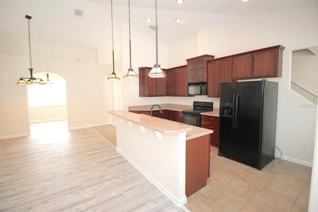 Building Photo - 60 Raintree Cir