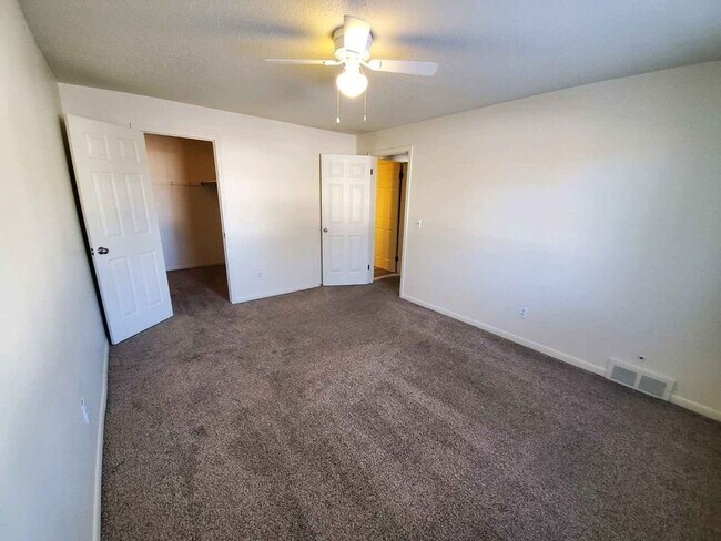 Building Photo - 22137 Huron River Dr