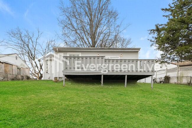 Building Photo - 13 St Benedict Ct