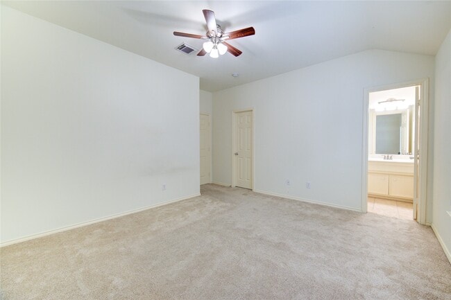Building Photo - 830 W Heights Hollow Ln