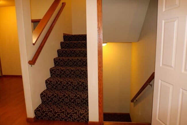 Building Photo - $2,695 | 4 Bedroom, 3.5 Bathroom Multi Flo...