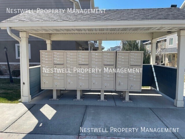 Building Photo - 284 N 725 E