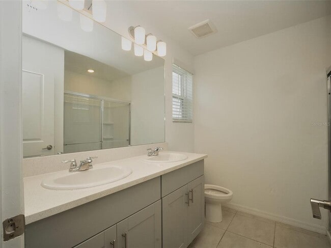 Building Photo - 3208 Skyline Lp