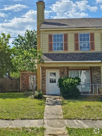 Building Photo - 732 Denmark Dr