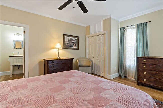 Building Photo - 6 Gladding Ct