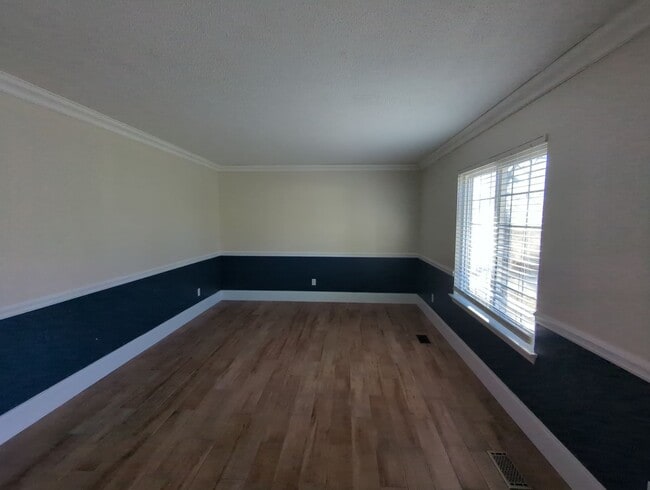 Building Photo - 513 Woodcroft Dr