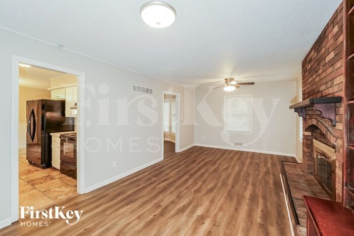 Building Photo - 5613 Manning Ave