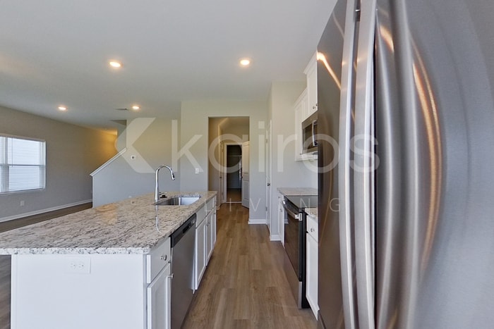 Building Photo - 908 Silent Barge Cv