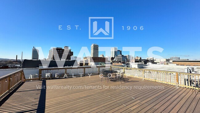 Building Photo - Loft Living in Downtown Birmingham