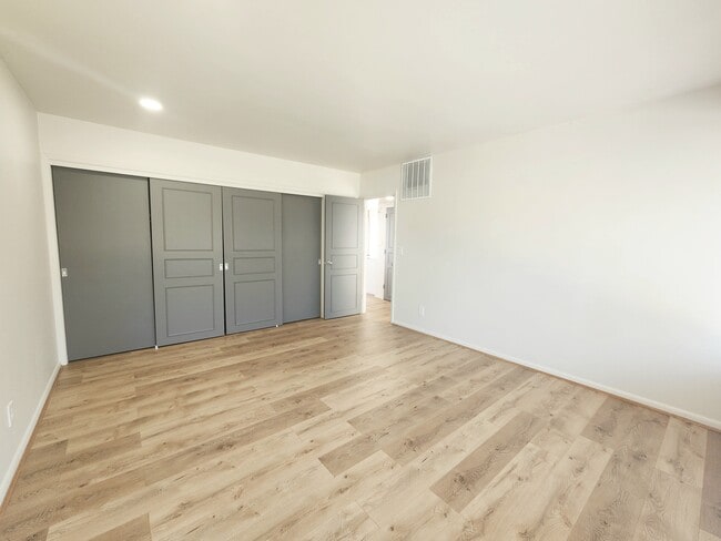 Building Photo - Drummond Flats