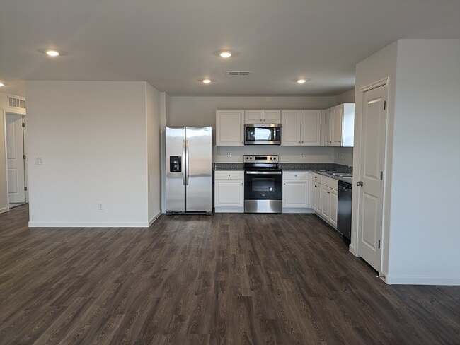 Building Photo - 1436 W Toltec Dr