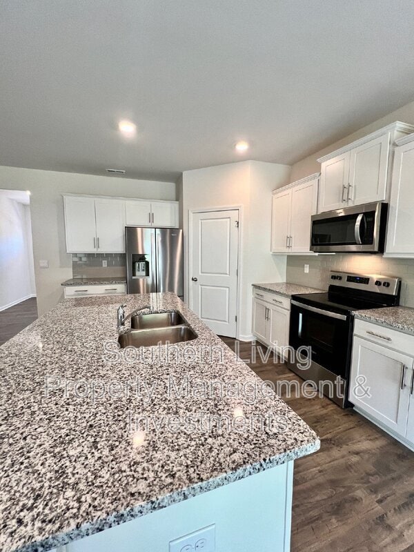 Building Photo - 3120 Winged Elm St