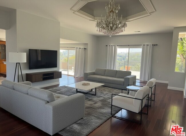 Building Photo - 911 Teakwood Rd