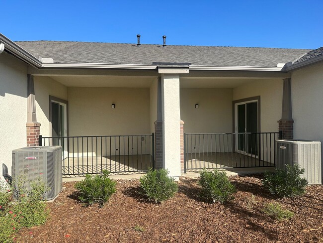 Building Photo - Wood Ranch Apartments