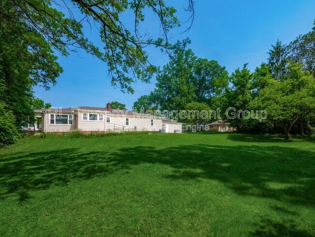 Building Photo - 2517 Minerva Lake Rd