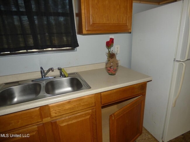 Building Photo - 144 Old Hwy 98 W