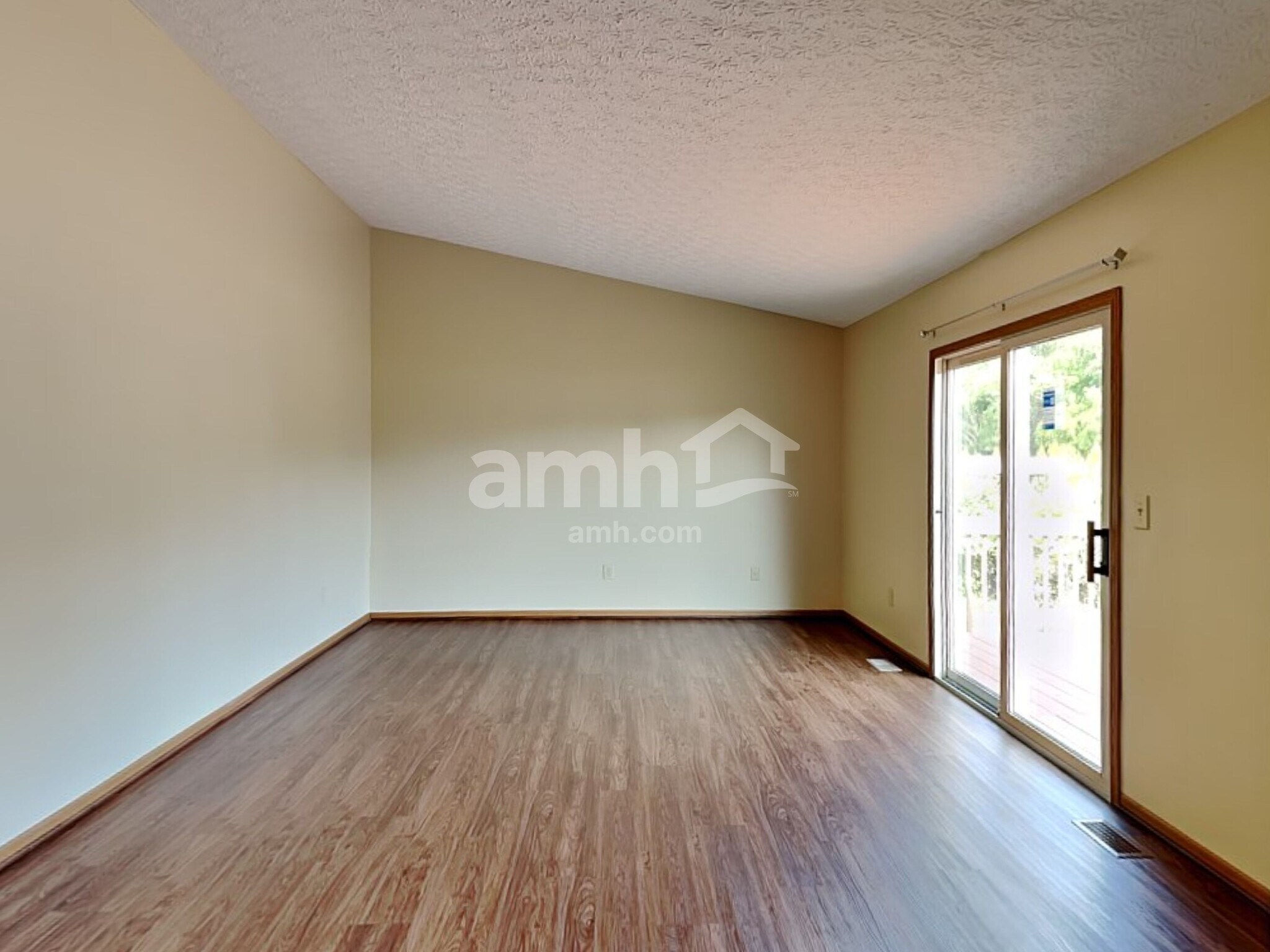 Building Photo - 344 Pataskala Ridge Dr SW