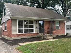 Building Photo - 2820 Yorkshire Blvd