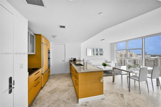 Building Photo - 1830 S Ocean Dr