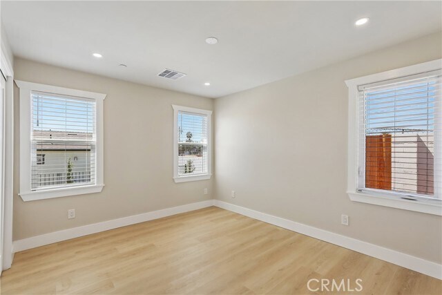 Building Photo - 23 E Pine St