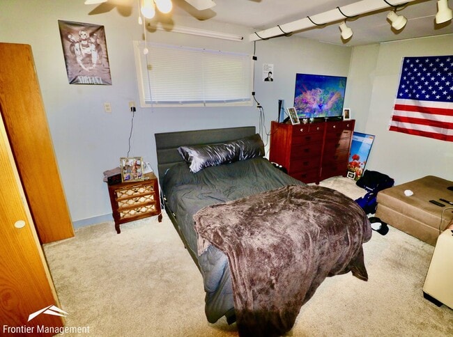 Building Photo - Beautiful 4 Bedroom Home Near Bill Snyder Stadium!