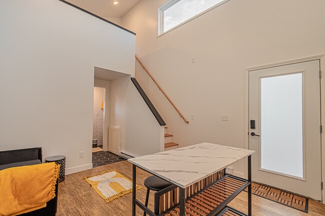 Building Photo - 308 10th St N