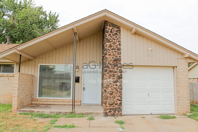 Building Photo - 3012 Neighbors Ln