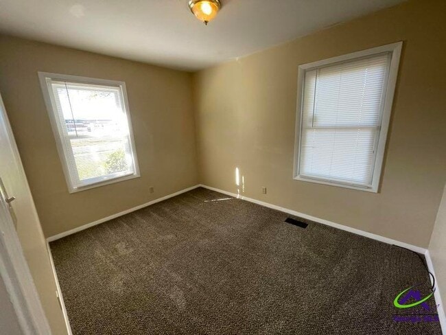 Building Photo - 111 Nix Way