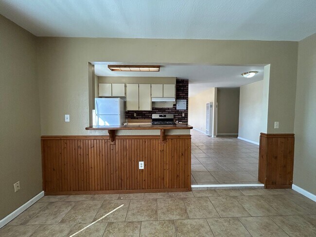 Building Photo - 2363 Vía Cedro