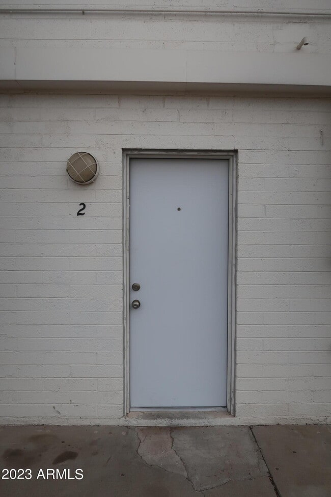 Building Photo - 810 E Colter St