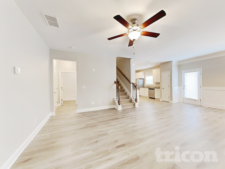 Building Photo - 821 Crescent Way