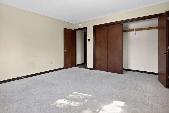 Building Photo - 203 Sumner Ave