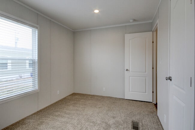 Building Photo - 295 Seays Rd