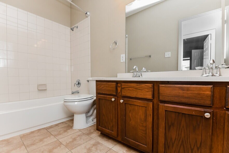 Building Photo - 12701 Campolina Way
