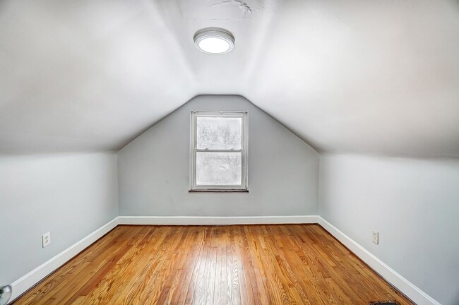 Building Photo - Four Bedroom Available!