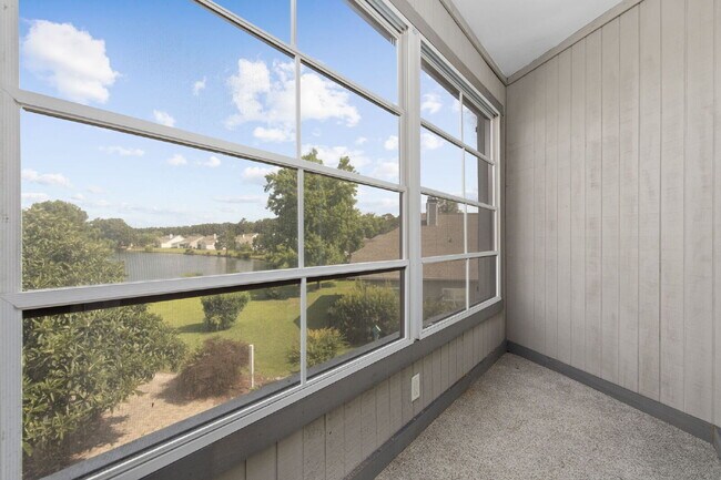 Building Photo - Coastal Living in a Quiet Community