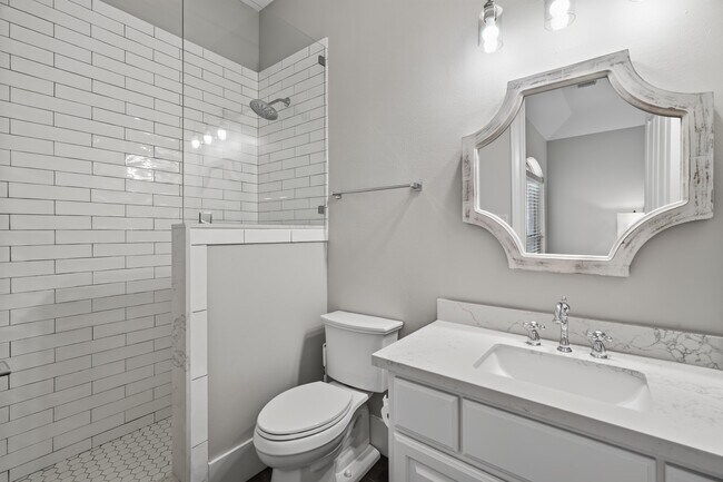 Building Photo - 110 S Veilwood Cir