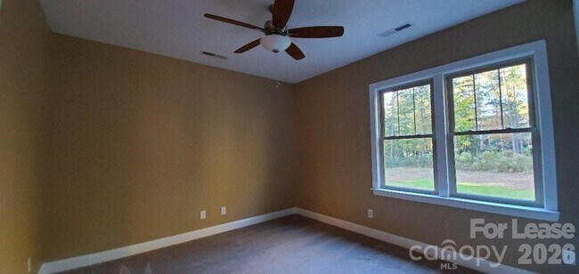Building Photo - 550 Cottonfield Cir