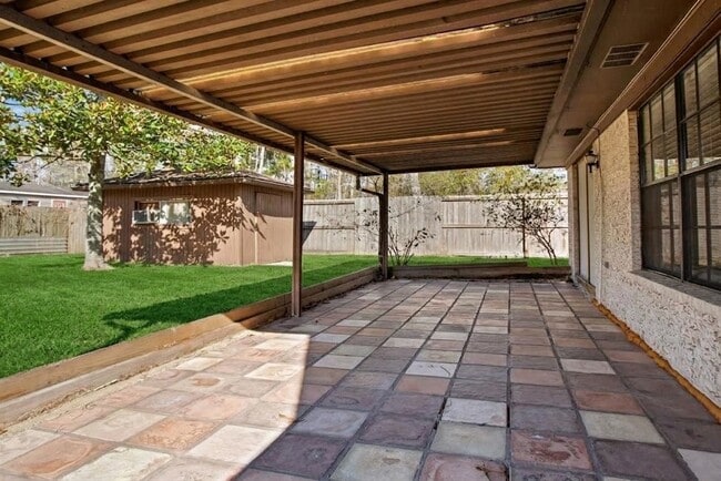 Building Photo - 505 Foxmeadow Ln