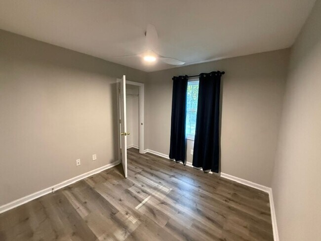 Building Photo - 429 Crow's Nest Ln