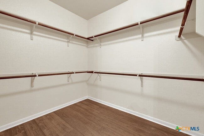 Building Photo - 1355 Fall Cover St