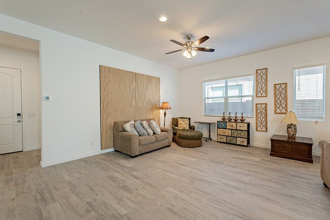 Building Photo - Spacious Brand New Home!