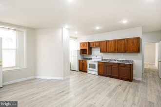 Building Photo - 702 E Chelten Ave
