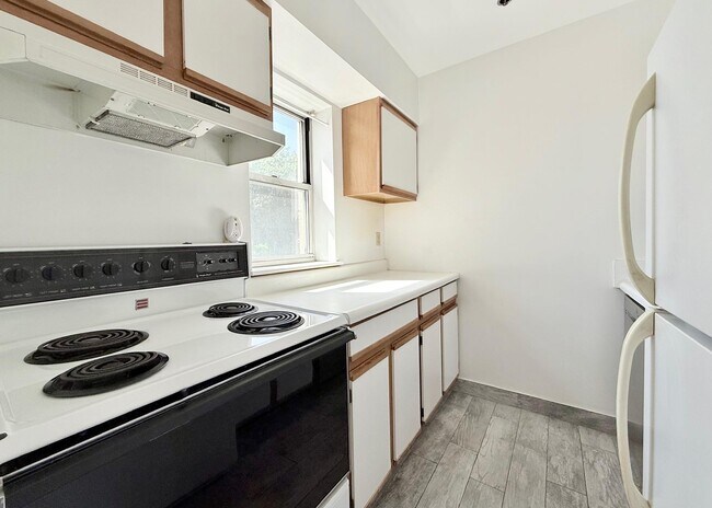 Building Photo - 400 Mt Pleasant Ave