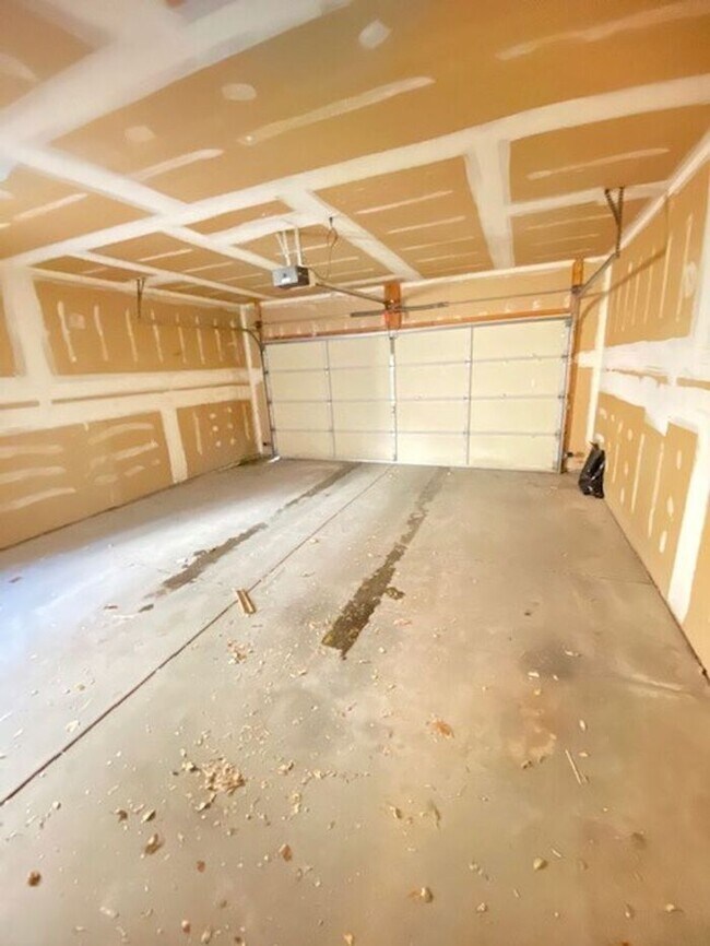 Building Photo - Beautifully Maintained 2 Bed, 2 Bath Ranch Style Townhome with 2 Car Garage in East Loveland