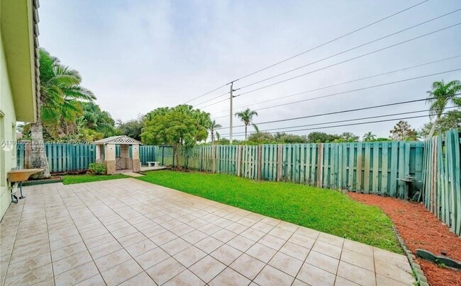 Building Photo - 20421 SW 1st St