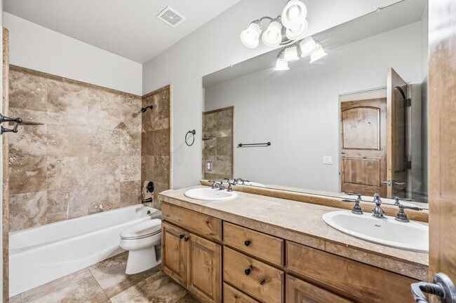 Building Photo - 3510 W Bohl St