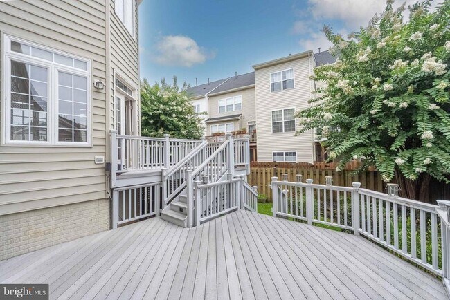 Building Photo - 7517 Lindberg Dr